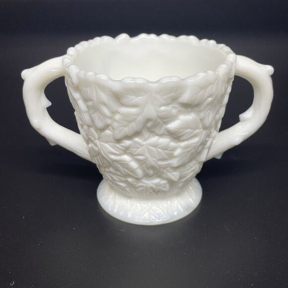 Vtg Westmoreland Milk Glass Sugar & Creamer Set Bramble Maple Leaf Pattern MCM - Picture 6 of 12